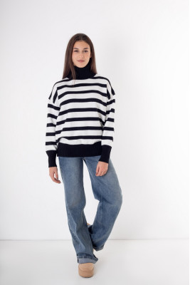 Светр жіночий